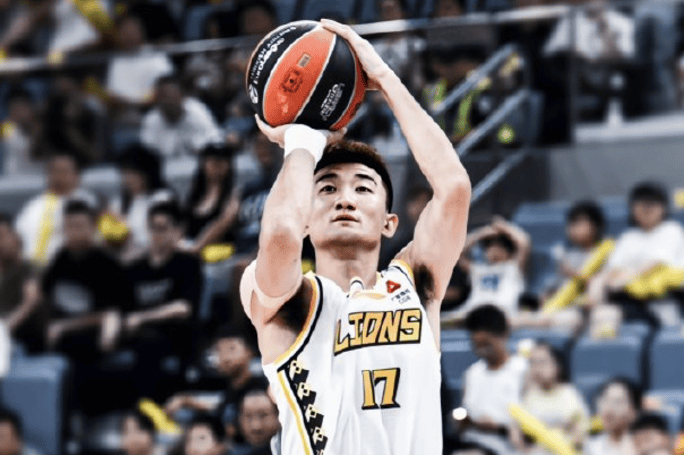 广东队力克吉林队,孙铭徽点燃赛场的简单介绍 广东队力克吉林队,孙铭徽点燃赛场的简单介绍