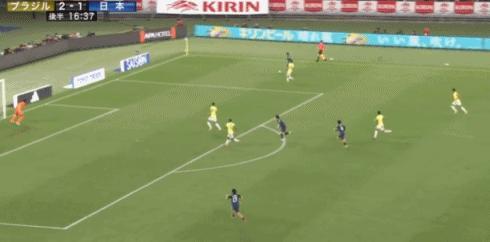 里昂逆转土耳其,马丁内利带队取胜 里昂逆转土耳其,马丁内利带队取胜