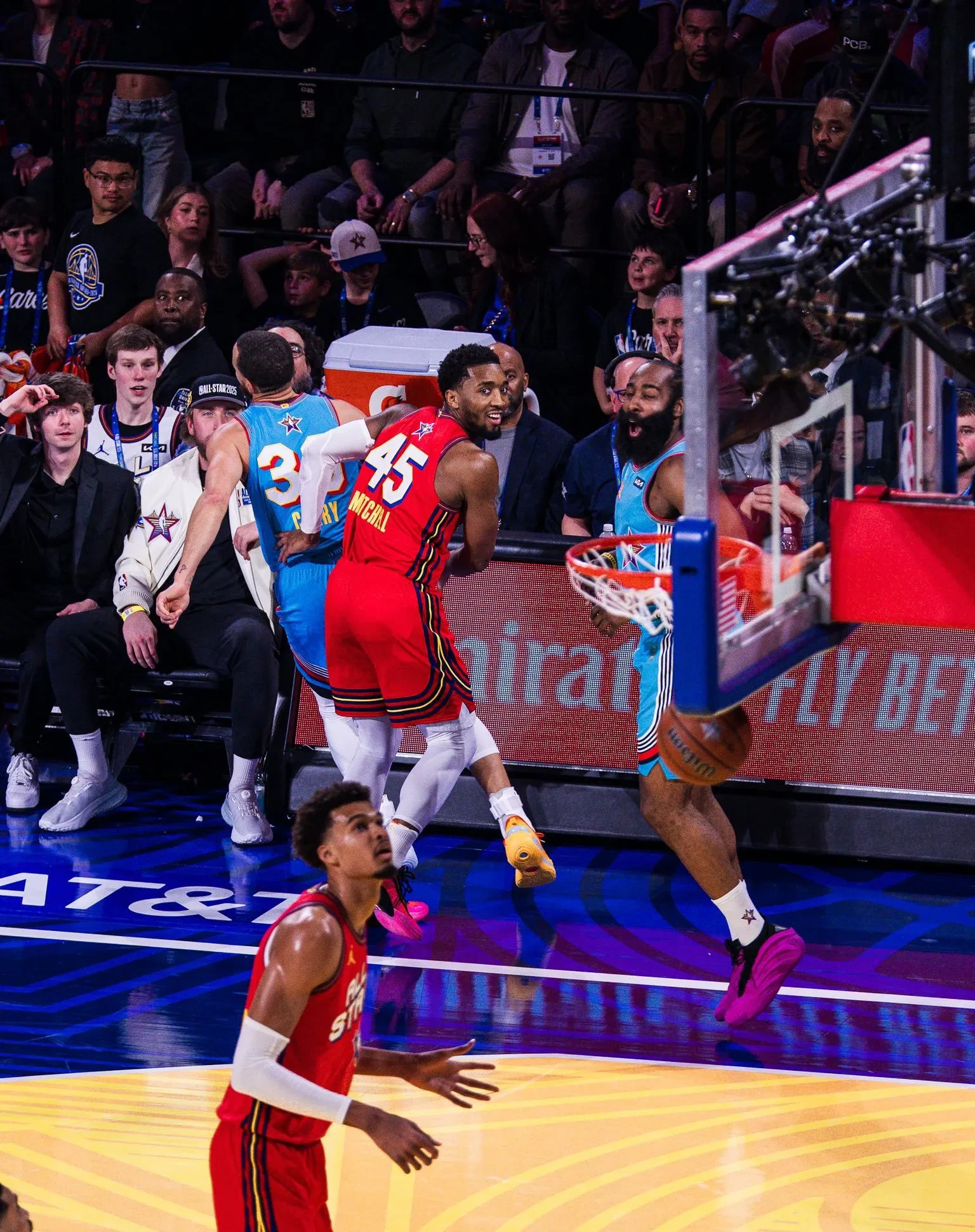 火箭飙分!哈登带队取得连胜 火箭飙分!哈登带队取得连胜