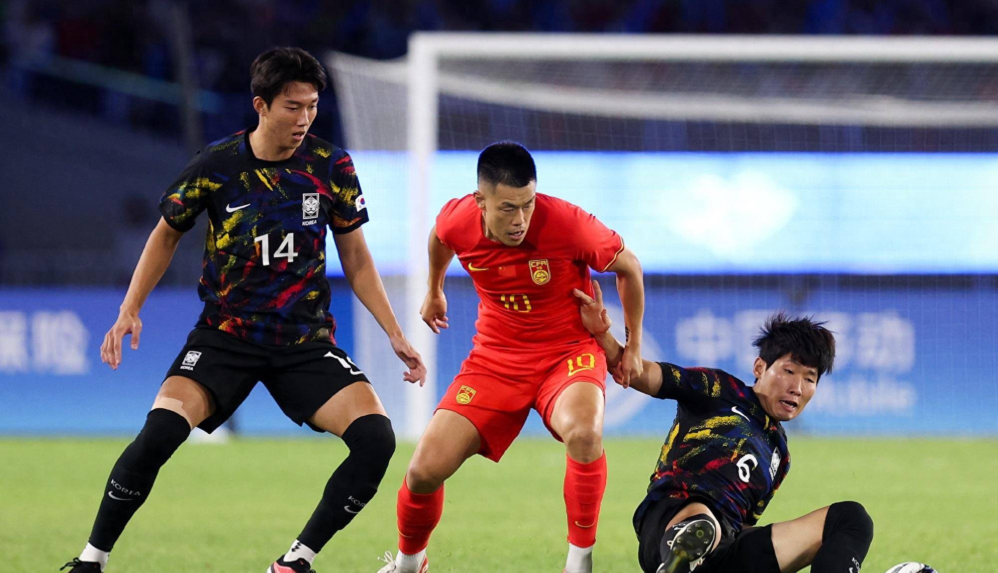 关于华盛顿尖刺队平局出局，仅积小组第三的信息