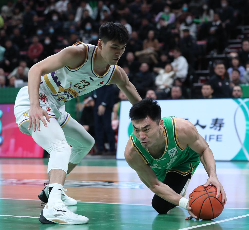 吉林队力克对手,全场高潮涌现 吉林队力克对手,全场高潮涌现