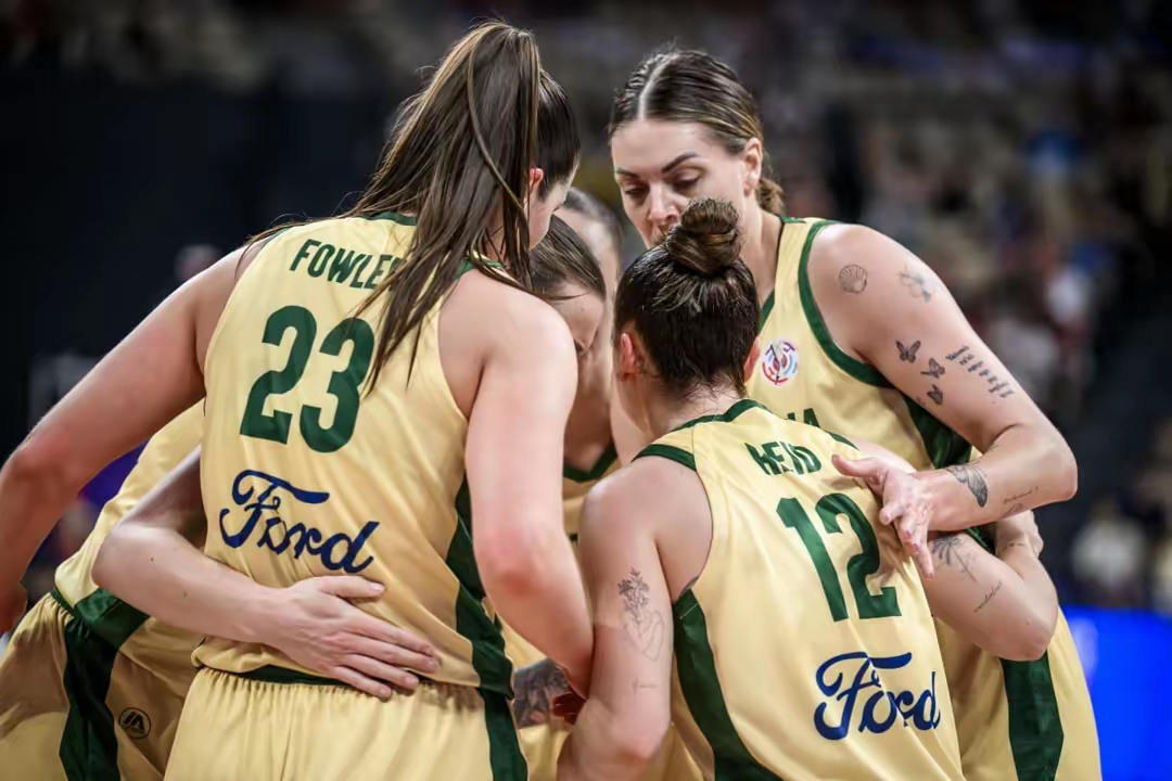 美国女子篮球队勇夺世界杯冠军 美国女子篮球队勇夺世界杯冠军