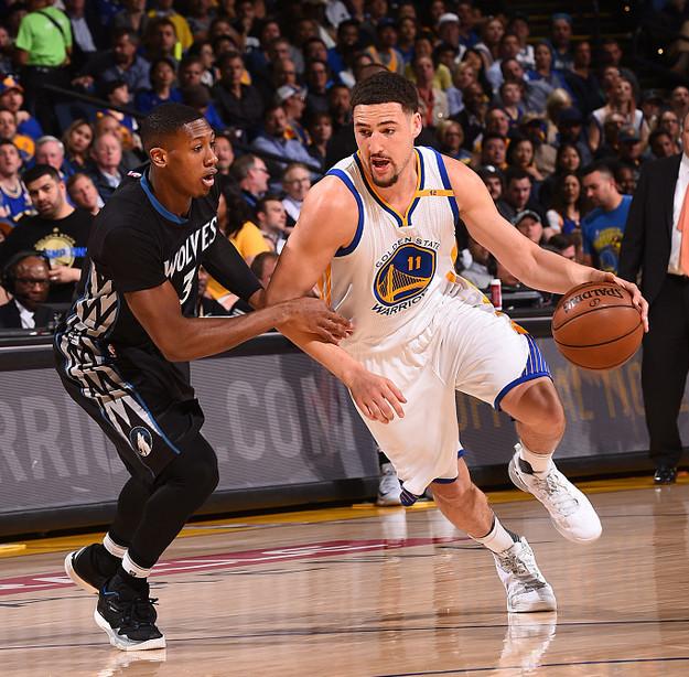 关于沙尔克豪取三分，晋级目标坚定的信息