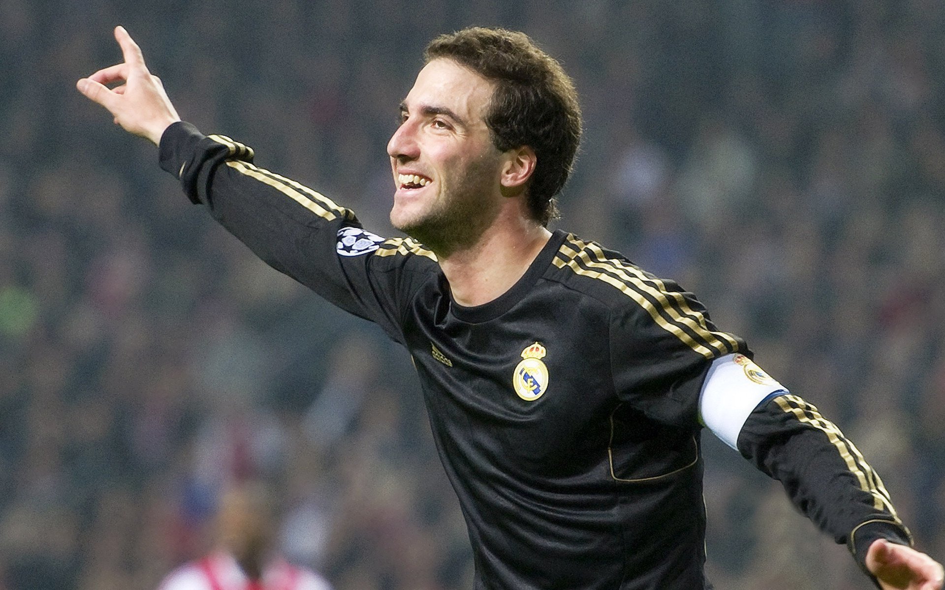 年度焦点之战之夜，锡安带队取胜