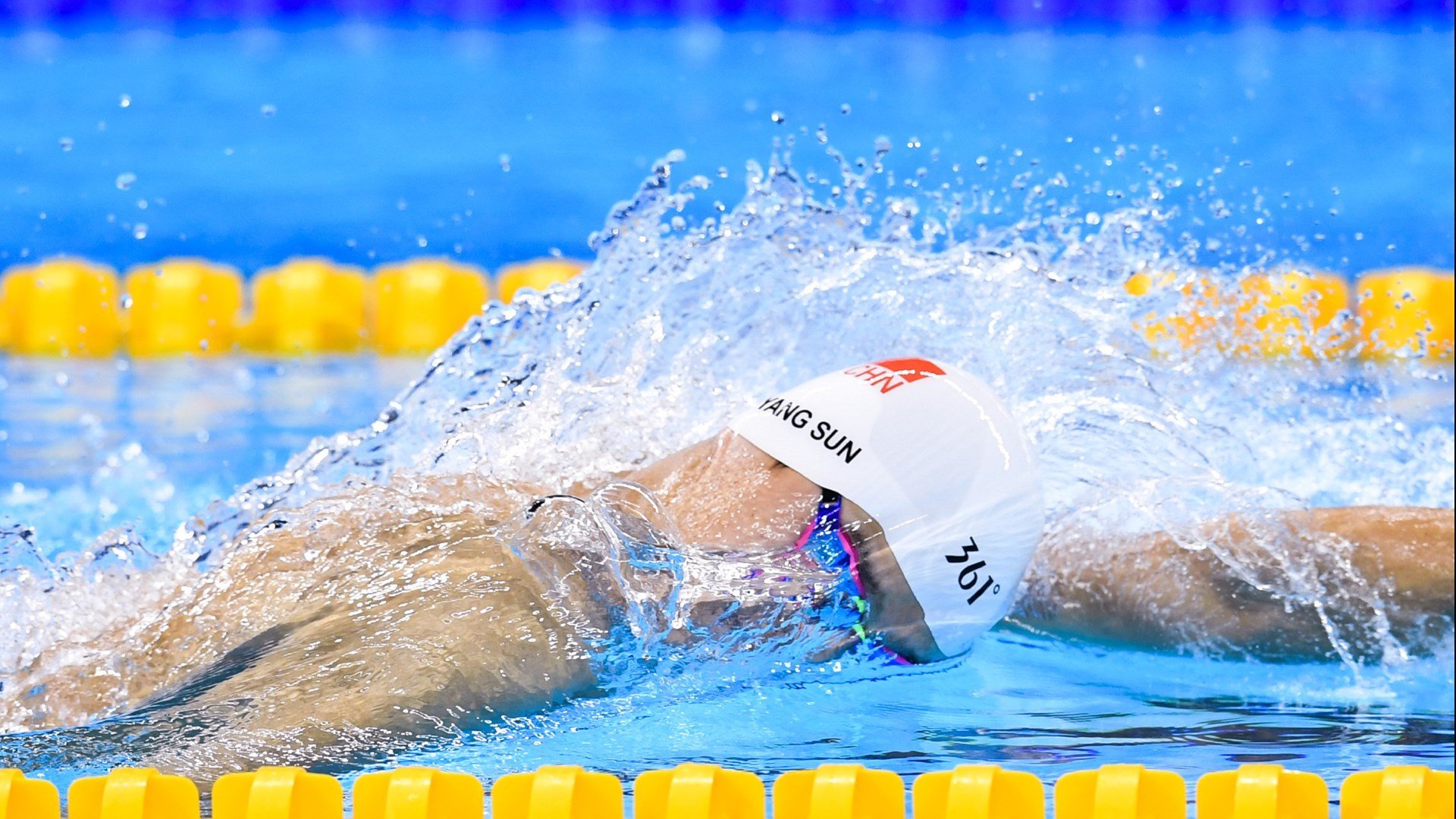 新王加冕，阿尔瓦雷斯在澳德焦点战中接管比赛，宣告时代更迭